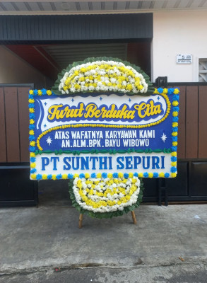 Papan Bunga Duka di Rusip Antara
