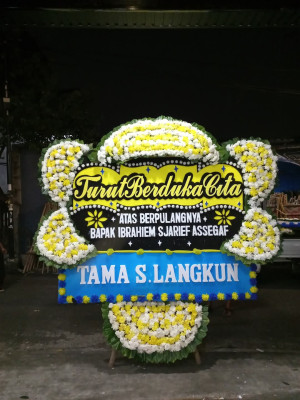 Papan Bunga Duka di Rusip Antara