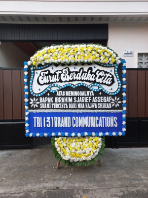 Papan Bunga Duka di Rusip Antara